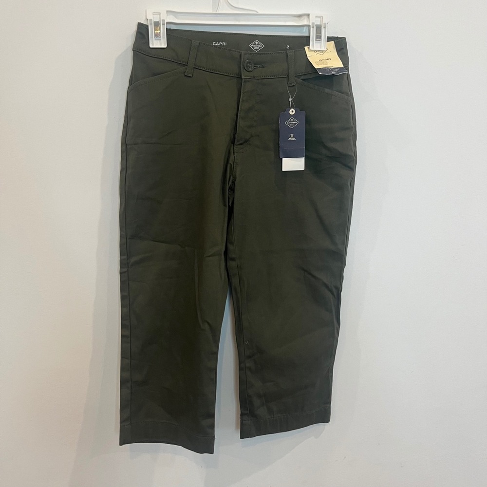 St Johns Bay Womens Mid Rise Capri Pants Olive Green Size 2 NWT